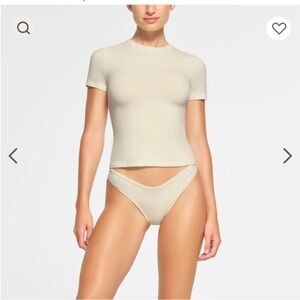 LICHI babydoll fitted Tshirt, beige NWT M